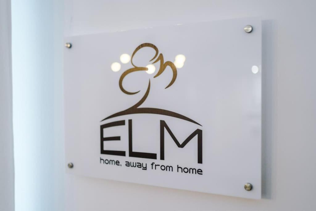 Luxurious 1-bedroom Apartment, Sleeps 4, Free Parking * Manchester