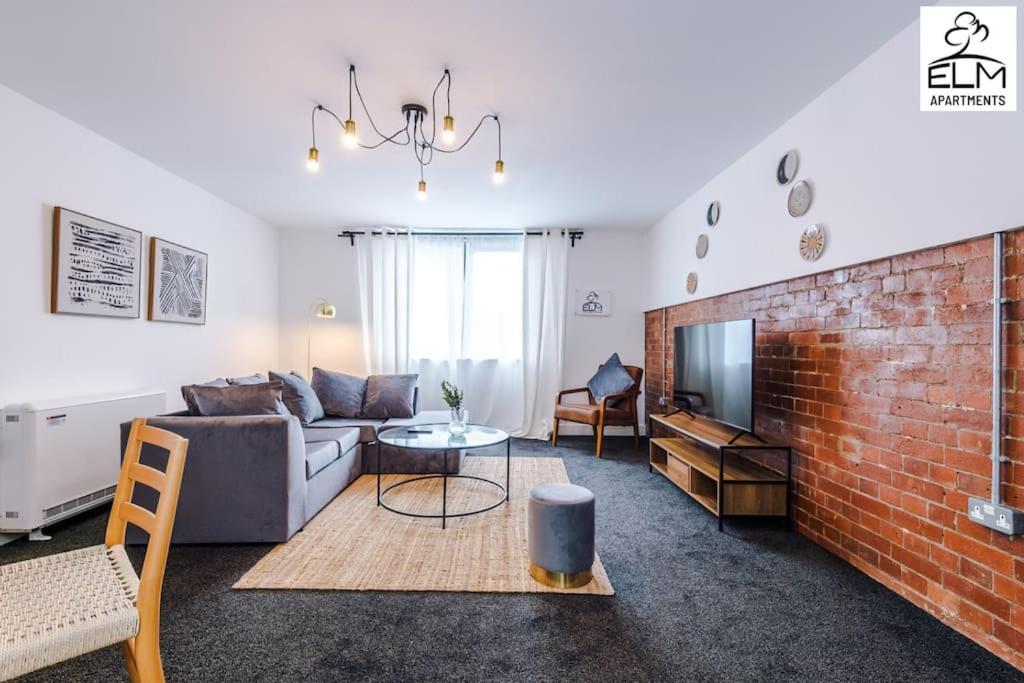 Apartment Luxurious 1-bedroom Apartment, Sleeps 4, Free Parking Manchester