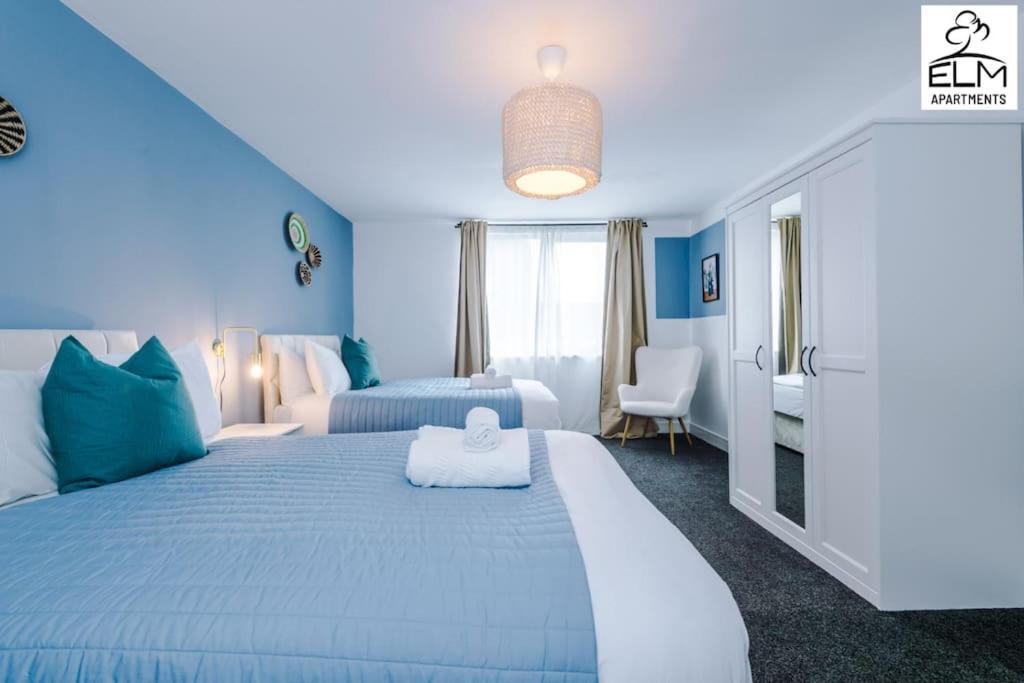 Luxurious 1-bedroom Apartment, Sleeps 4, Free Parking Apartamento *